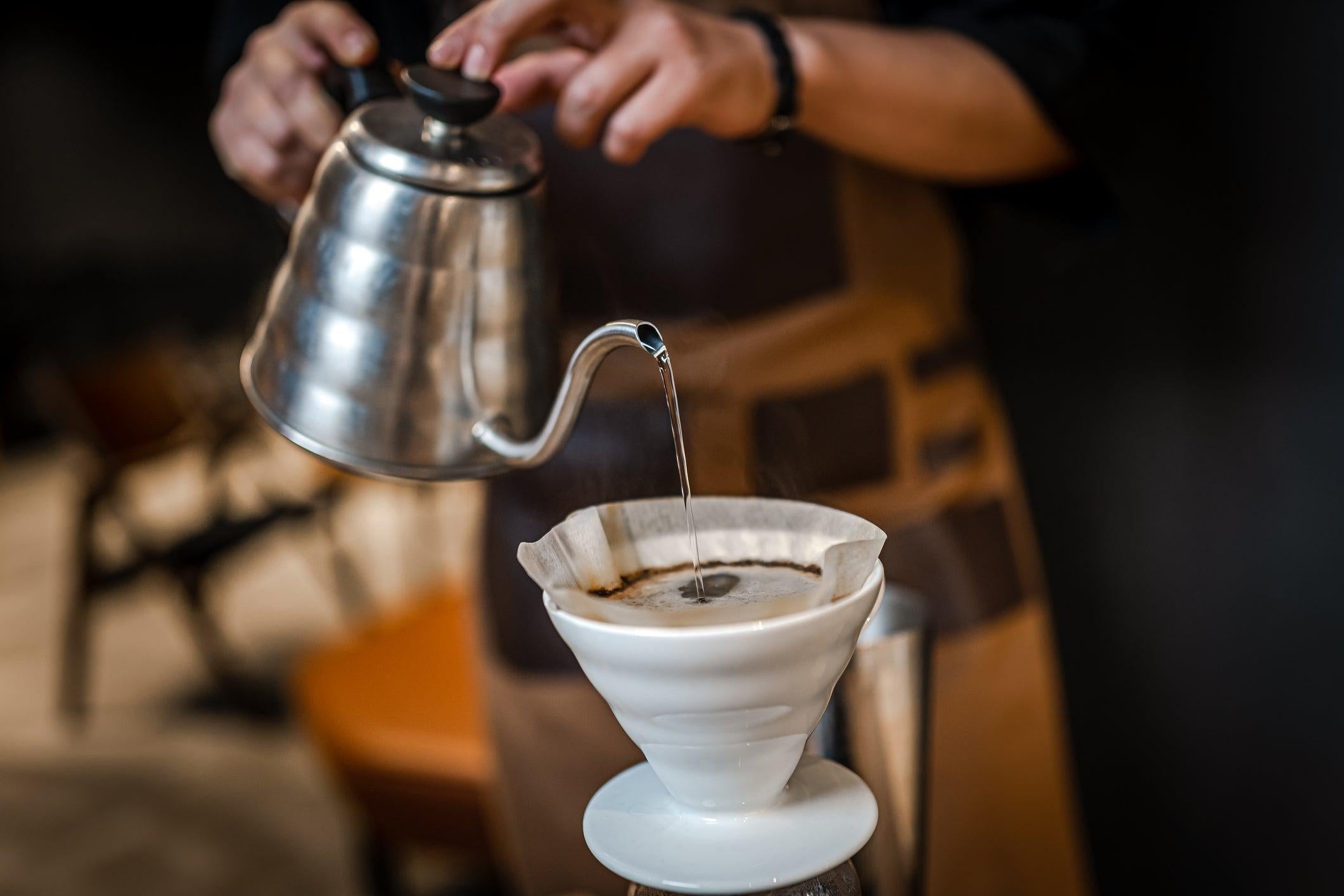 http://japanesetaste.com/cdn/shop/articles/10-pour-over-coffee-makers-that-will-change-your-coffee-game-for-good-japanese-taste.jpg?v=1694486874&width=5760