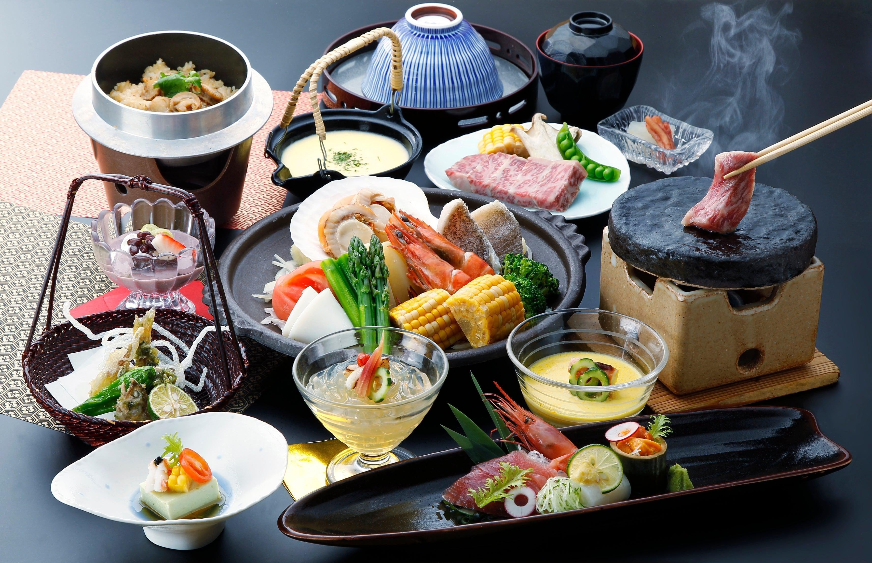 http://japanesetaste.com/cdn/shop/articles/kaiseki-the-japanese-fine-dining-experience-japanese-taste.jpg?v=1704163678&width=5760