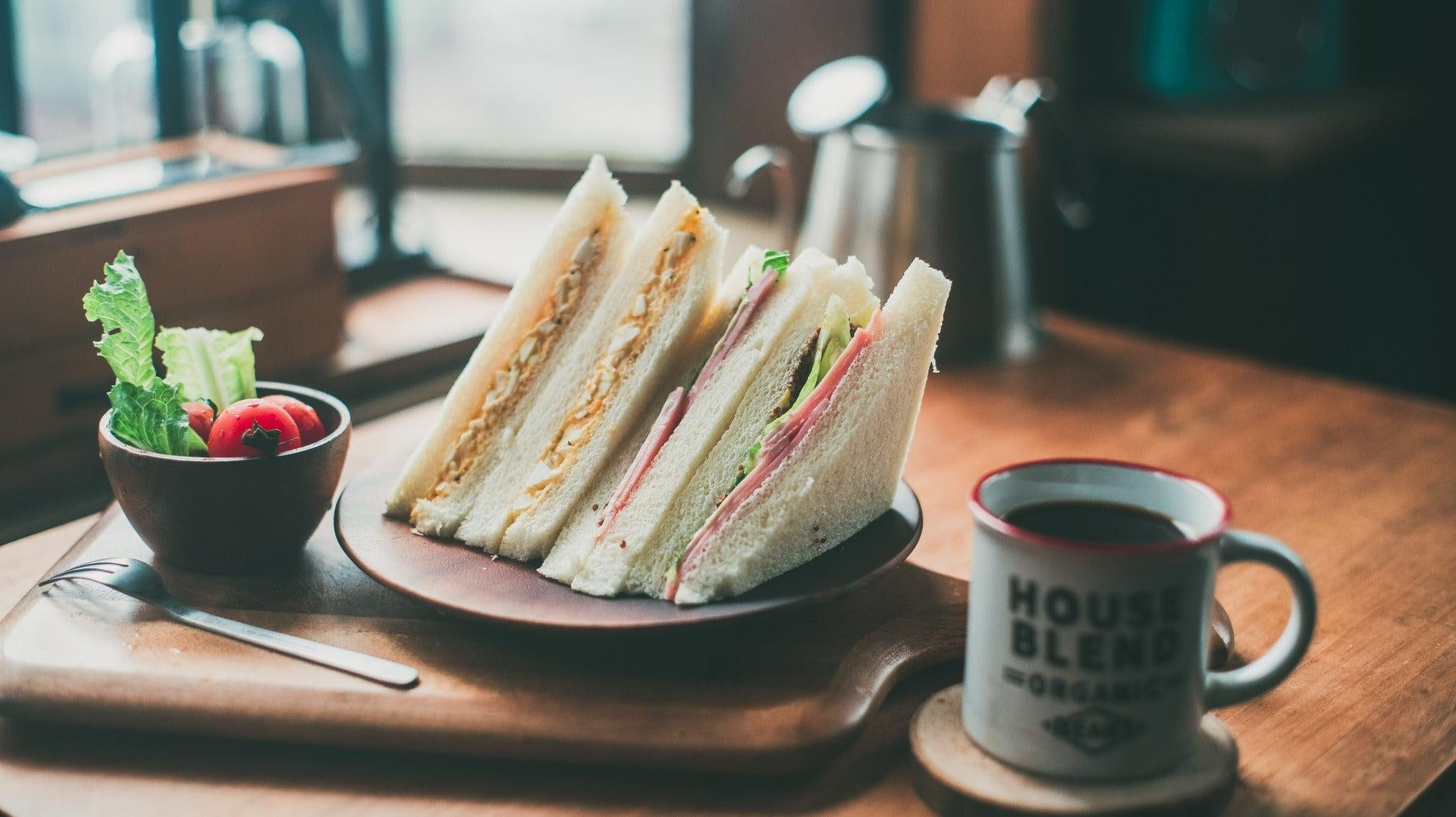 The Humble Story Behind The Ubiquitous Coffee Sleeve