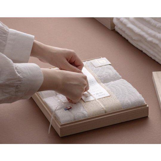 Imabari-Towel-White-Cotton-Bath-Towels-60-x-110cm-(Set-of-2)-4-2023-10-31T08:03:30.890Z.jpg