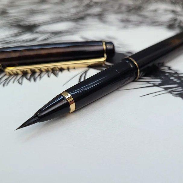 Kuretake Handcrafted Calligraphy Brush Pen Tortoise Shell Pattern