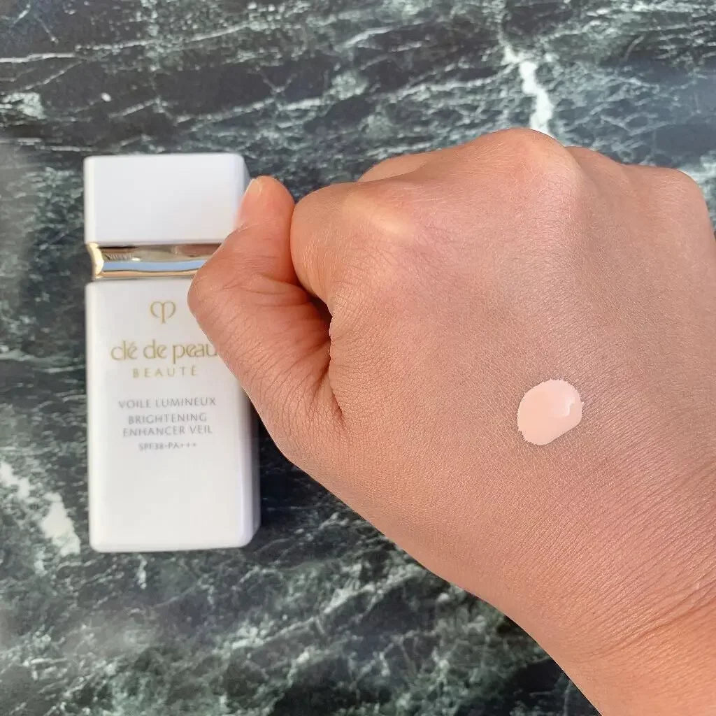 Shiseido Clé de Peau Beaute Voile Lumineux Brightening Makeup Base Shiseido Clé de Peau Beaute Voile Lumineux Brightening Makeup Base