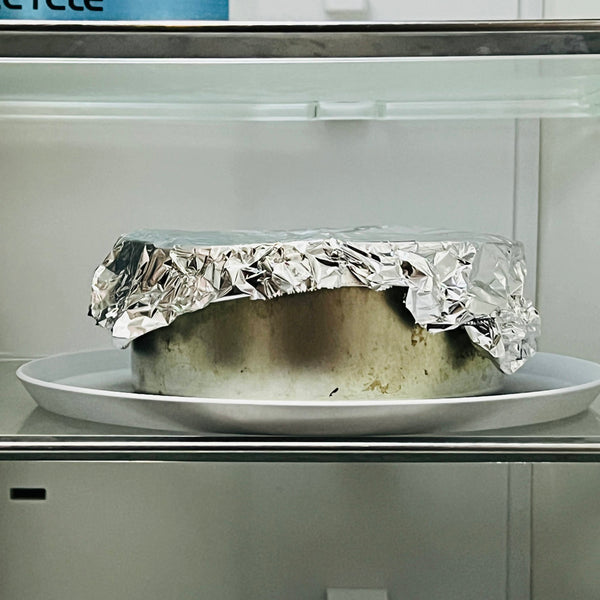 chilling the yuzu cheesecake in the fridge