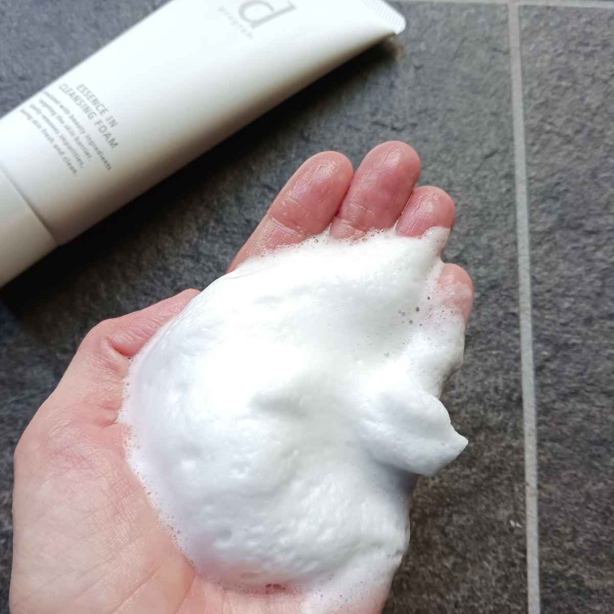 d Program Essence In Cleansing Foam Face Wash for Sensitive Skin 120g