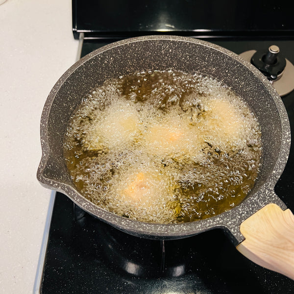 deep frying the karaage