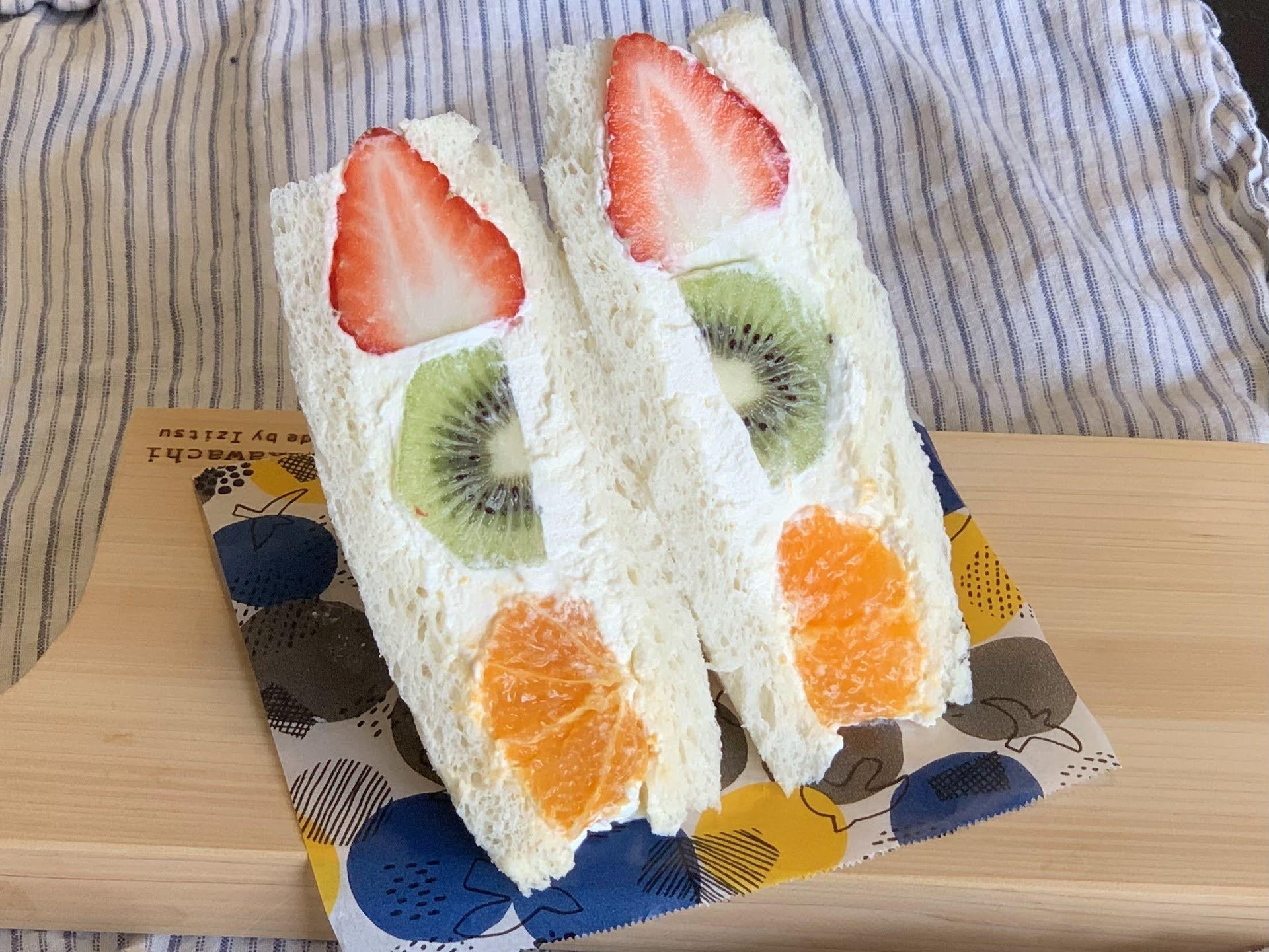 How To Make Japanese Fruit Sandwich (Fruit Sando) Japanese Taste