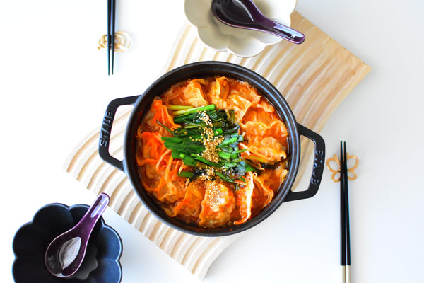 How To Make Kimchi Gyoza Nabe (Hot Pot)