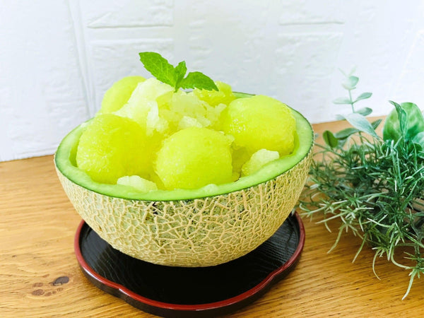 How To Make Melon Shaved Ice Using A Whole Melon-Japanese Taste