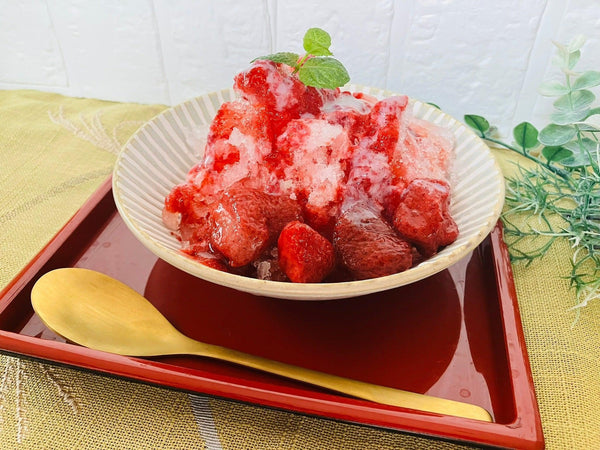 How To Make Strawberry Kakigori (Shaved Ice) With Fresh Strawberry Syrup