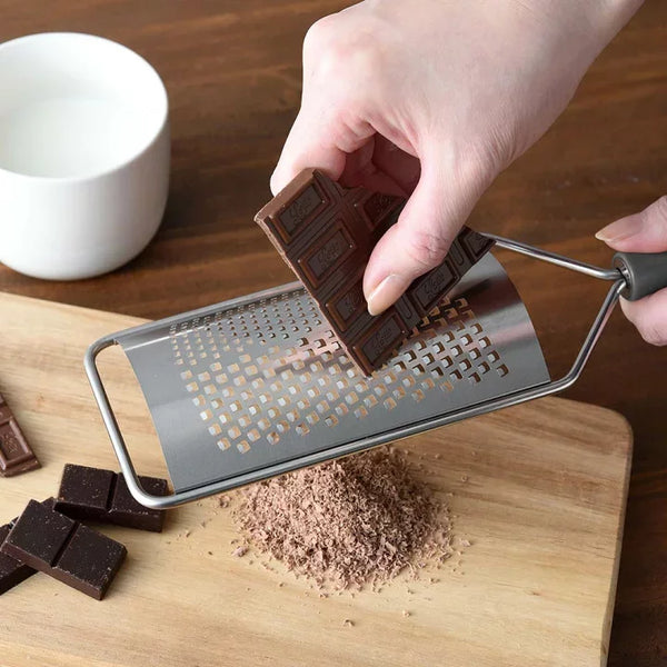 Arnest-Handheld-2-Way-Fine-and-Coarse-Quality-Cheese-Grater-4-2024-05-29T04:55:54.581Z.webp