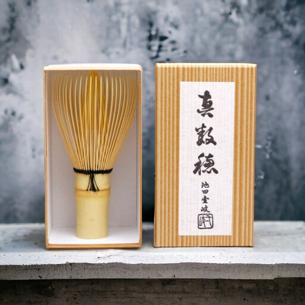 Chasen-White-Bamboo-Handmade-Traditional-Japanese-Matcha-Whisk-4-2024-07-09T00:25:43.528Z.jpg