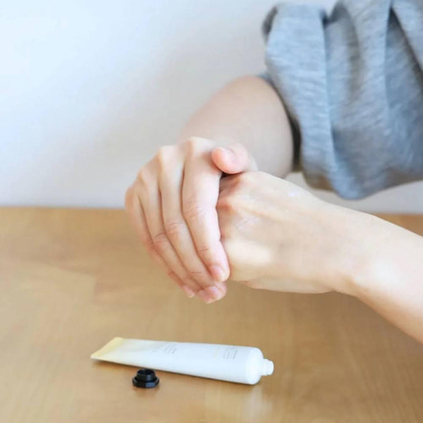 Hana To Mi Hand Cream Kikka Citrus Fruity Yuzu x Chamomile 40g