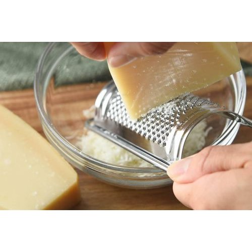 Handheld-Half-Round-Metal-Cheese-Grater-for-Hard-and-Soft-Cheese-4-2024-04-22T07:19:59.428Z.jpg