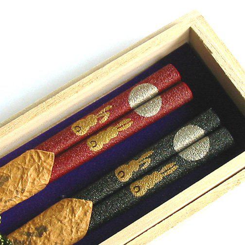 Isuke-Dry-Lacquer-Chopsticks-In-Wooden-Box-Rabbit-Design--Set-of-2-Pairs--3-2023-11-08T01:35:40.926Z.jpg