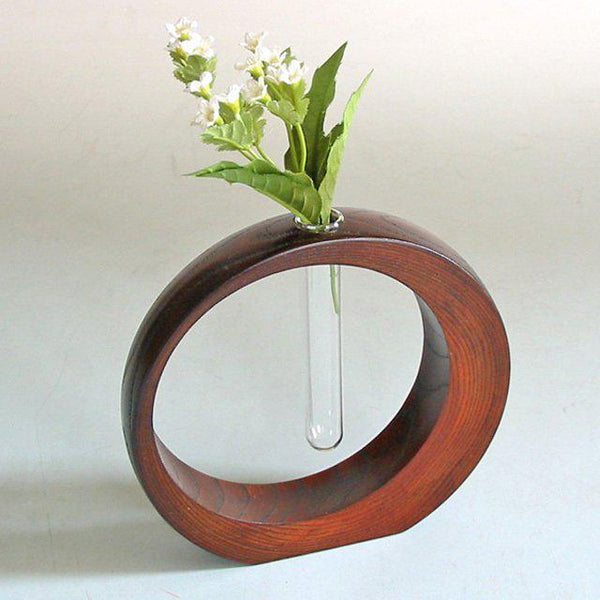 Isuke-Lacquered-Wooden-Flower-Vase-Crescent-Moon-Small-Size-1-2023-11-07T07:10:27.202Z.jpg