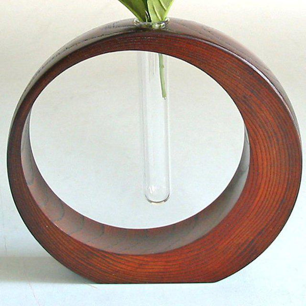 Isuke-Lacquered-Wooden-Flower-Vase-Crescent-Moon-Small-Size-2-2023-11-07T07:10:27.202Z.jpg