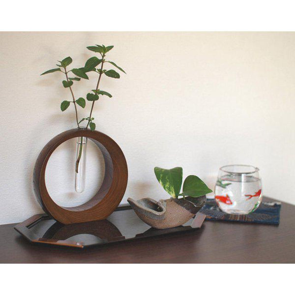 Isuke-Lacquered-Wooden-Flower-Vase-Crescent-Moon-Small-Size-5-2023-11-07T07:10:27.202Z.jpg