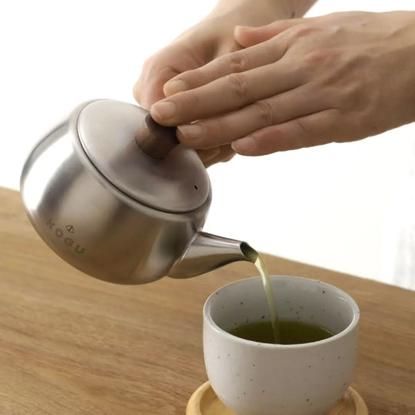 Kogu Traditional Japanese Teapot with Walnut Wood Side-Handle 12.5 fl oz