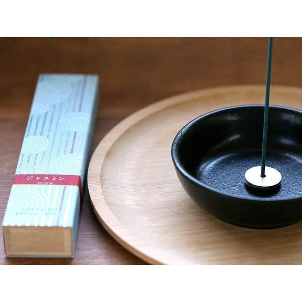 Kousaido-Jasmine-Incense-Sticks-and-Holder-In-Wooden-Box-40-ct--2-2025-01-24T08:08:25.109Z.jpg