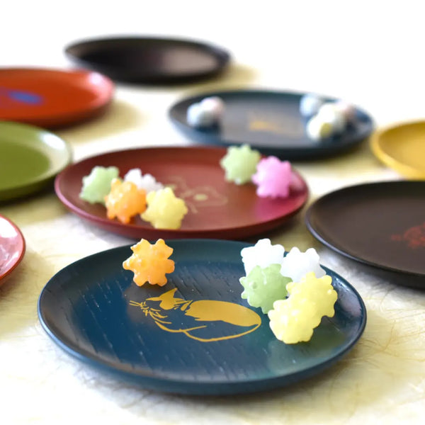 Mamezara Lacquered Small Plate Cute Animal Design
