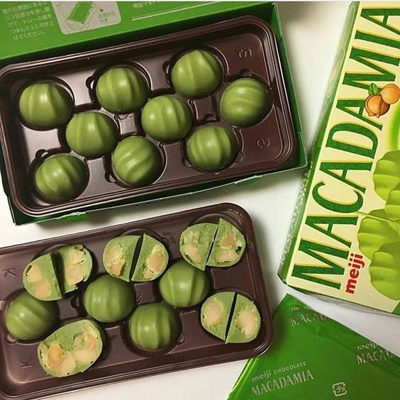 Meiji-Matcha-Chocolate-Covered-Macadamia-Nuts-Snack-9-Pieces-2-2024-10-02T07:45:12.301Z.jpg