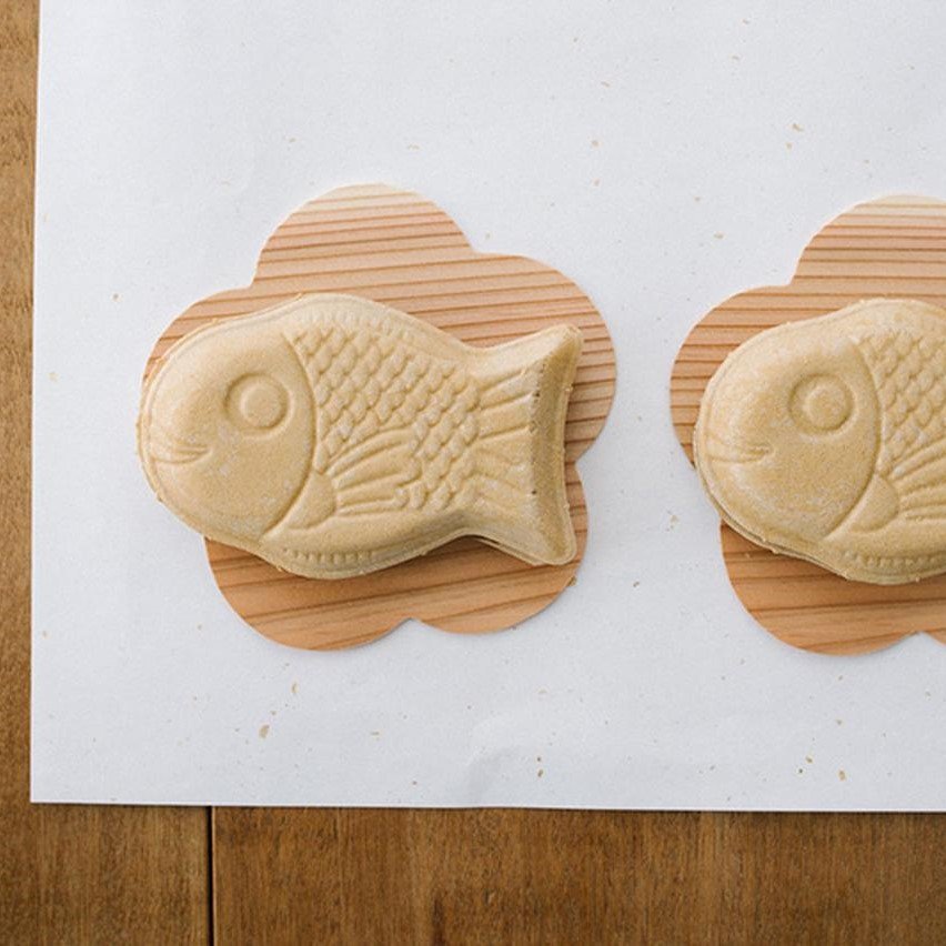 Meito Pukupuku Tai Taiyaki Chocolate Filled Fish Shaped Monaka Wafer