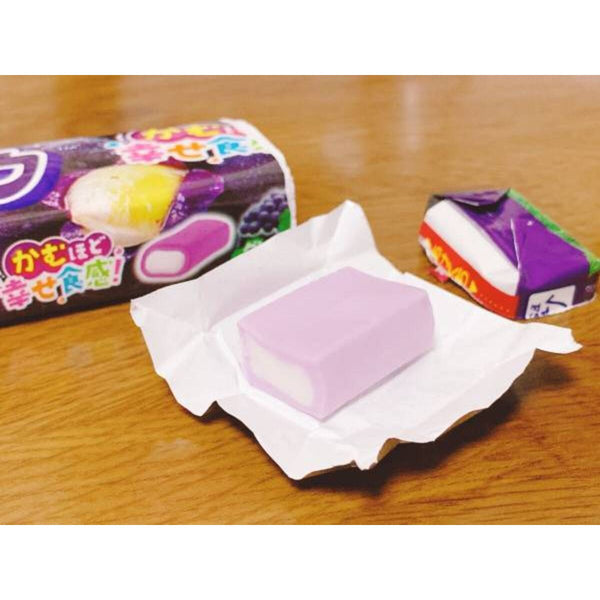 Morinaga-Hi-Chew-Japanese-Soft-Candy-Grape-Flavor-12-Pieces--Pack-of-6--4-2024-03-25T23:24:46.276Z.jpg