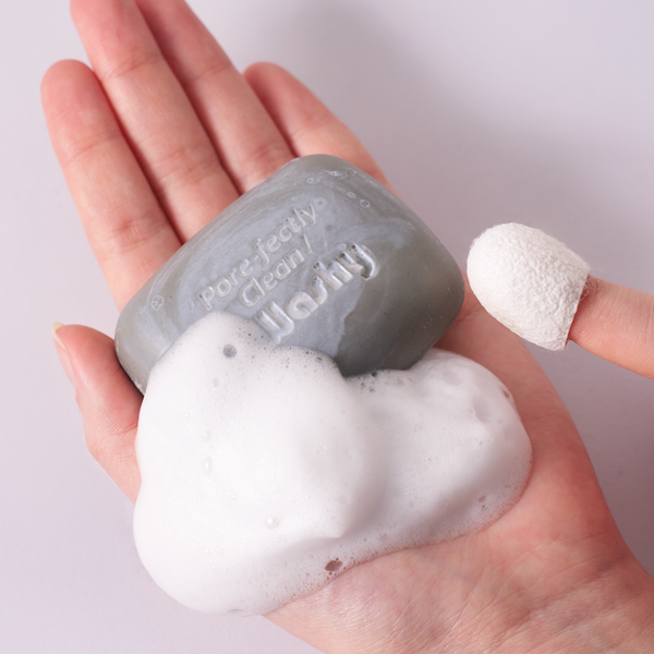 Pelican Soap Dot Washy Clay Deep Pore Cleansing Bar & Silk Ball Set 2.8 oz