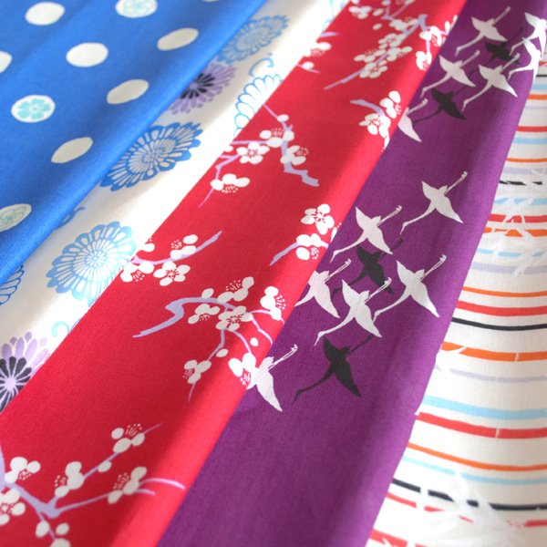 Seiran-Furoshiki-Flying-Cranes-Cotton-Wrapping-Cloth-5-2024-06-17T07:06:18.941Z.jpg