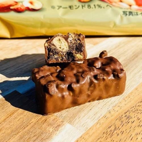 Yuraku Black Thunder Halloween Chocolate Mini Bar 6.2 oz